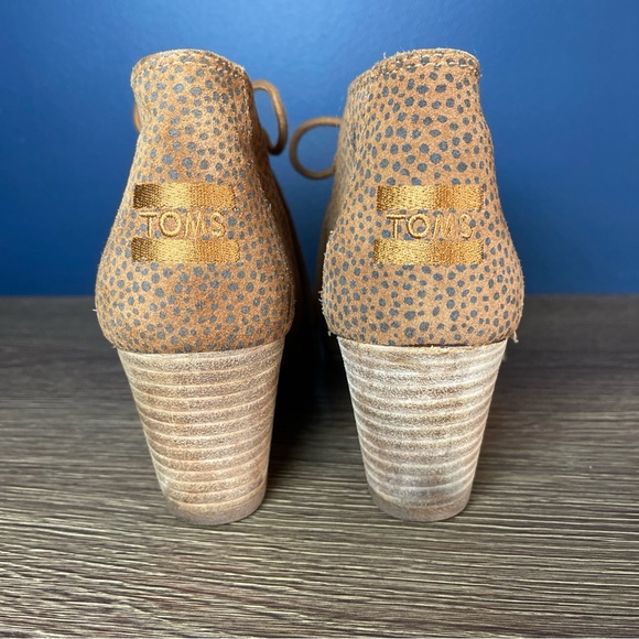 Womens TOMS Kala Tan Mini Cheetah Suede Booties Boot Wedge Size 6.5 Lace Up - Picture 3 of 14